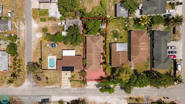 Foto del edificio - 323 NW 97th St