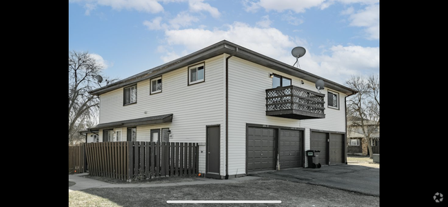 Building Photo - 6406 83rd Ct N