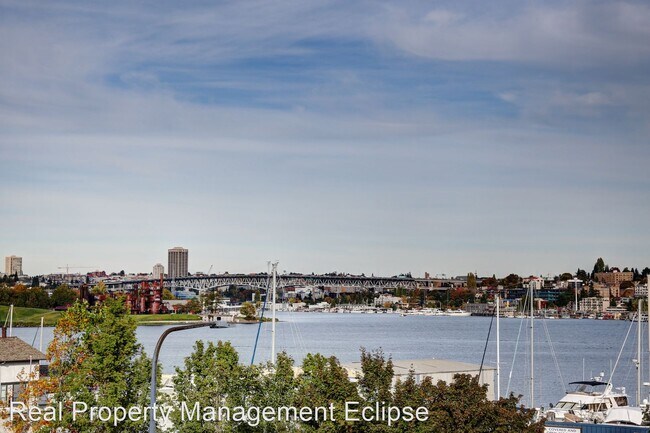 Building Photo - 2 br, 2 bath House - 2125 Westlake Ave N. ...