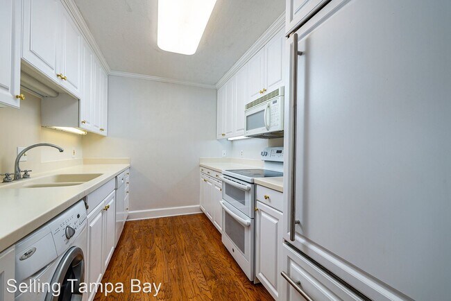 Building Photo - 2 br, 2 bath House - 3211 W Swann Avenue