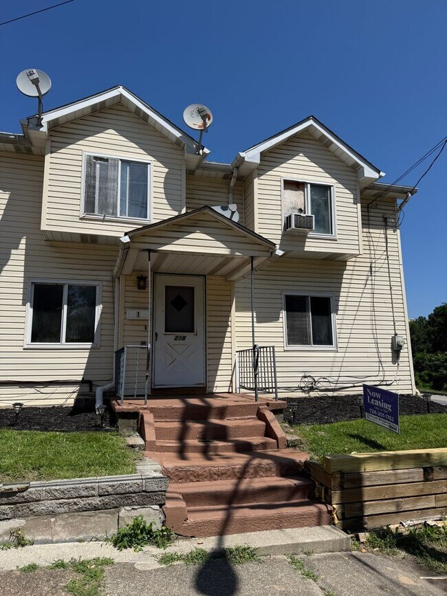 Building Photo - 218 Butler St