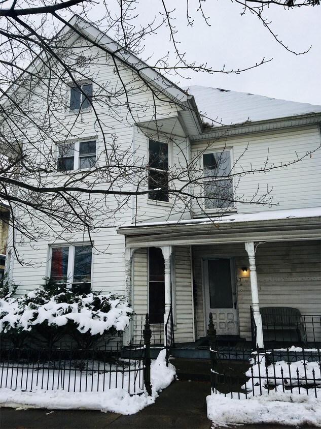 17 E Mechanic St Unit 3, Shelbyville, IN 46176 Apartment for Rent in