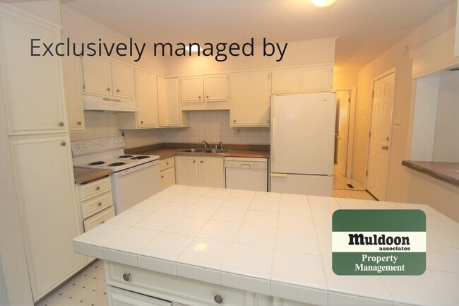 Foto del edificio - 3026 Drakestone Dr