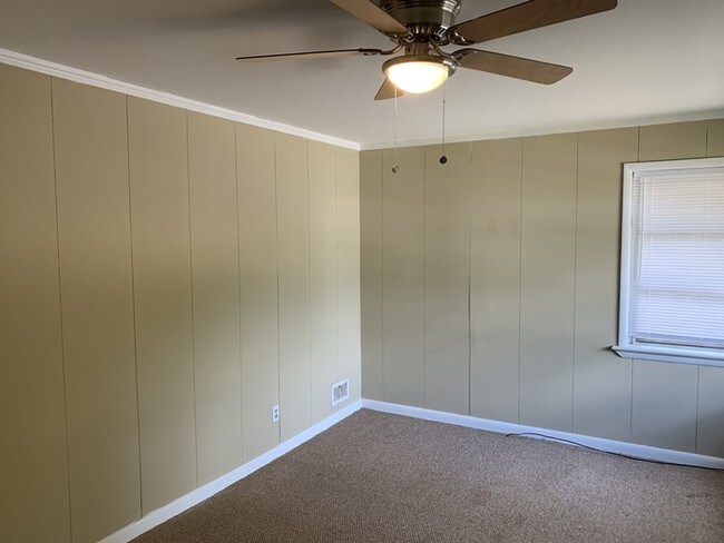 Foto del edificio - 3 Bed/ 2 Bath Home in Eastlake – Pet-Friendly