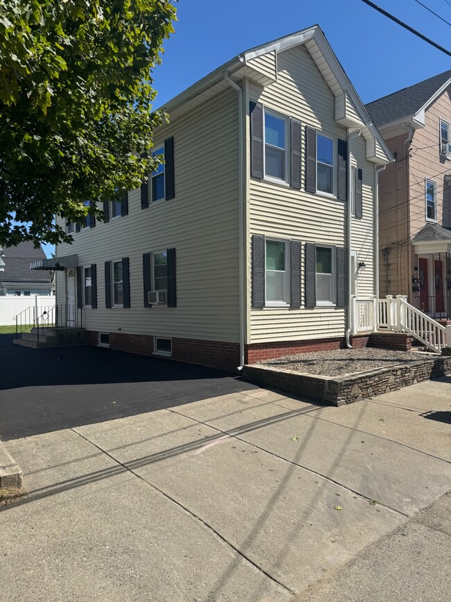Photo - 37 Harris Ave (Cranston, RI) Townhome