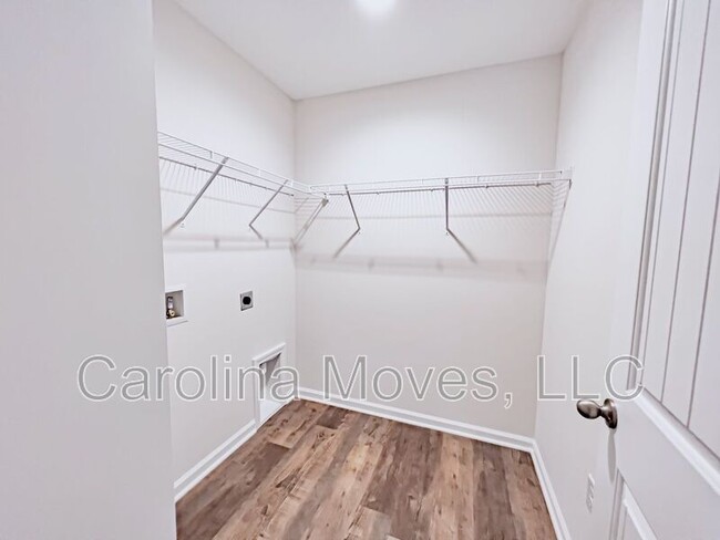 Building Photo - 303 Trail Branch Ct