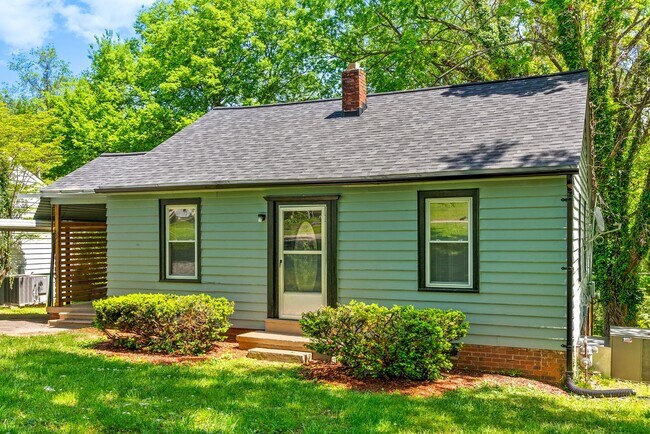 Foto del edificio - 2 Bedroom Home For Rent Near Madison Street!