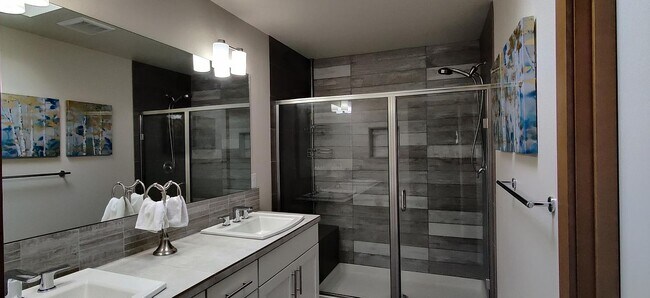Foto del edificio - 1519 S Washington St