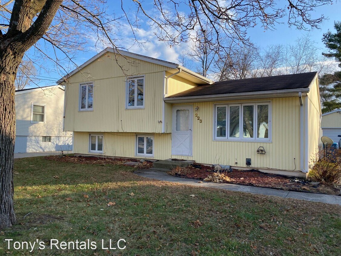 Primary Photo - 2 br, 1 bath House - 223 Hollywood Avenue