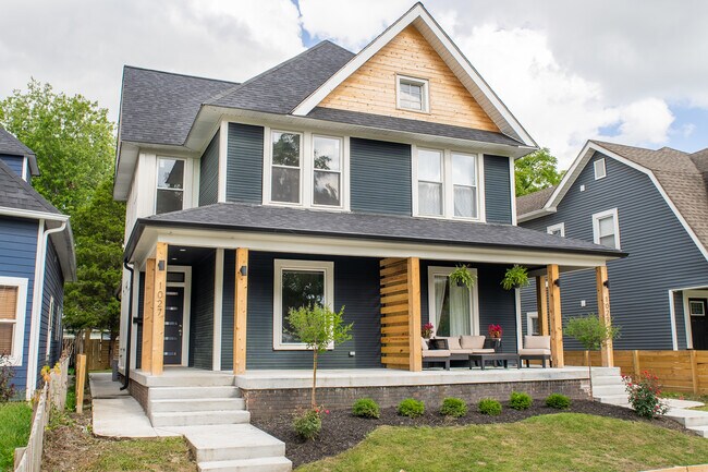 Exterior Facade (not pictured middle fence added) - 1027 Dawson St