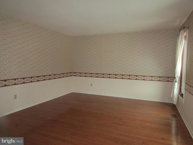 Building Photo - 140 Bunting Dr