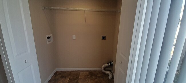 Building Photo - 822 Grand Cayman Dr