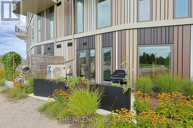 Building Photo - 2082 Lumen Dr