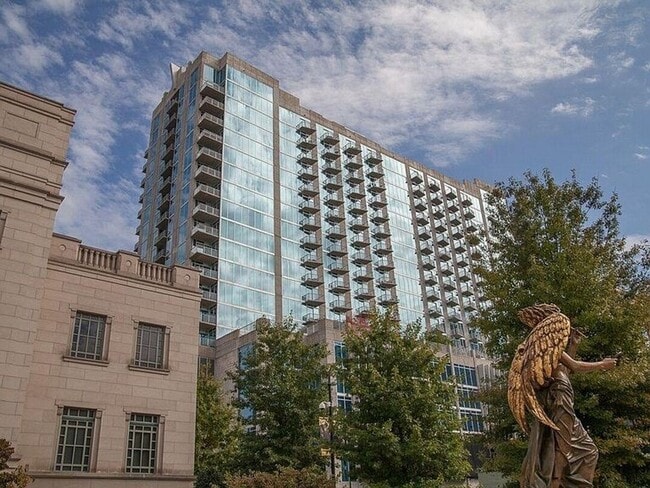 Building Photo - Stunning condo in the heart of SoBro at the Encore! Beautiful 1 bed, 1 bath on the amenity floor ...