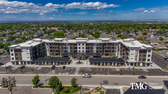 Foto del edificio - The Falls