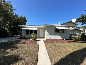 Building Photo - 415 49th St