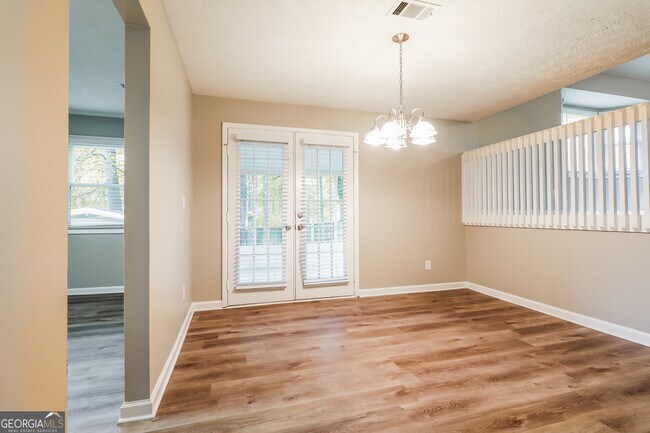 Foto del edificio - 391 Charleston Ln