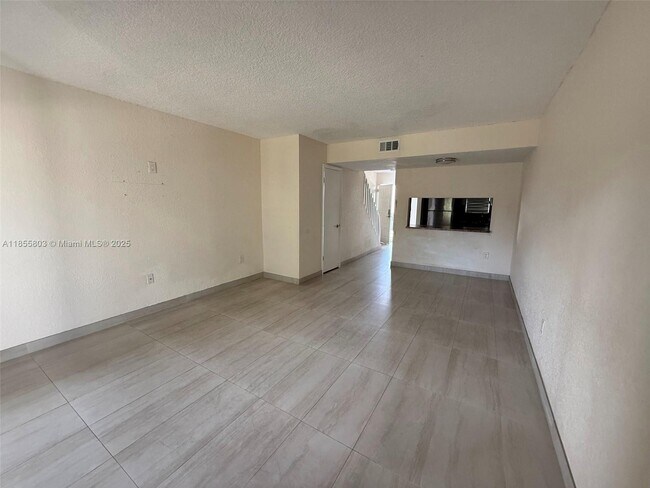 Foto del edificio - 2740 W 76th St