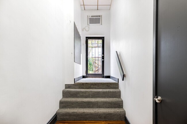 Building Photo - 821 West Broad Street