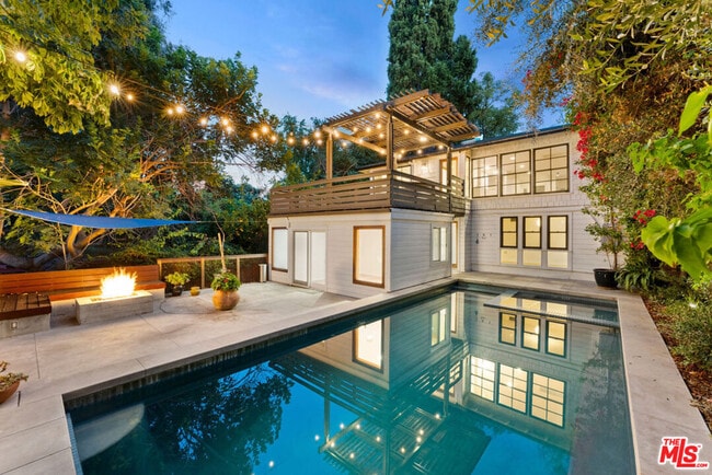 Foto del edificio - 1530 Elevado St