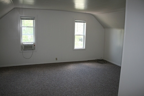 Building Photo - 1 Bedroom, 1 Bathroom Duplex Upper Level in Brainerd, MN