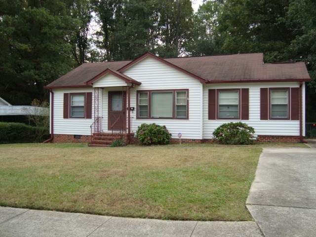 Foto principal - 3 bed/ 1 bath home 5 minutes to Ft Benning