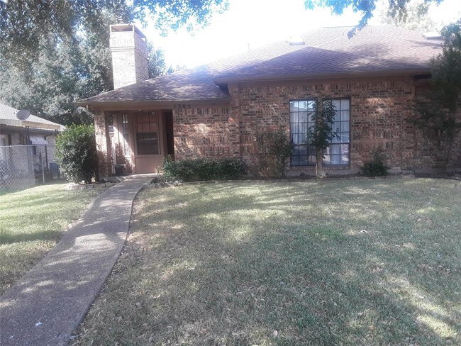 Building Photo - 1305 Nest Pl
