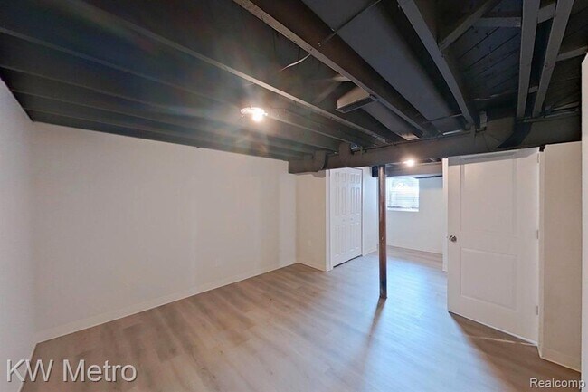 Foto del edificio - 695 Livernois St