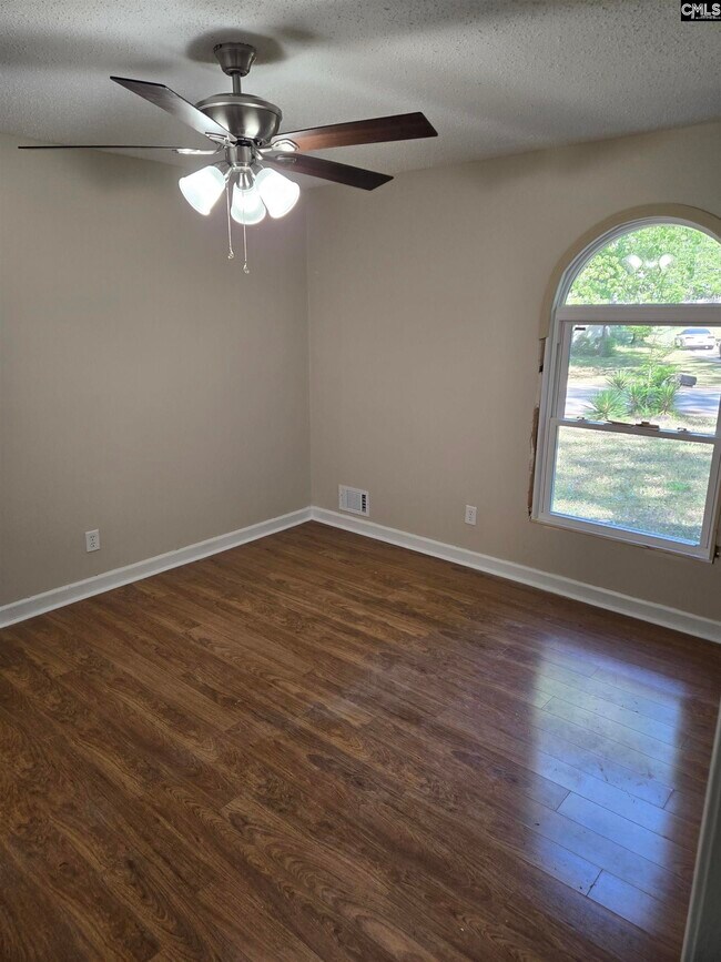 Foto del edificio - 42 Raintree Ct