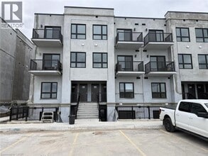 Building Photo - 25 Palace St