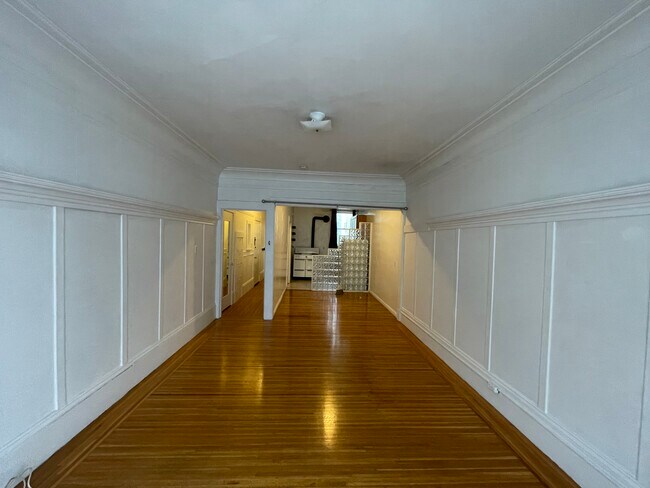 Building Photo - 1539 Clay St