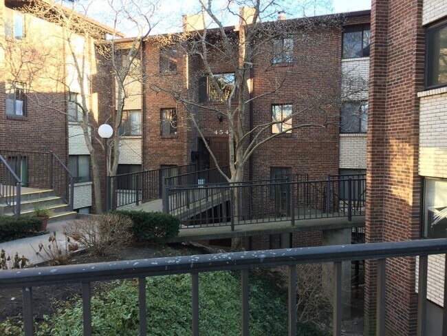 Foto del edificio - 452 Grand Ave