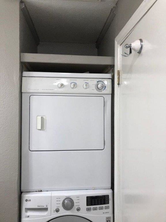 Foto del edificio - 728 Bering Dr