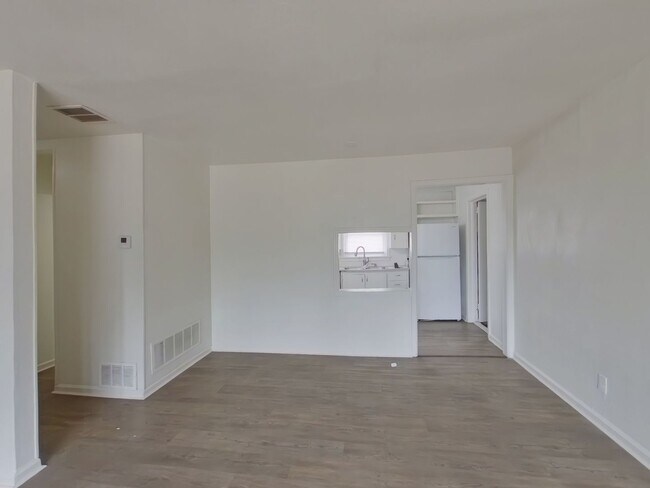 Foto del edificio - 3102 E 12th St N
