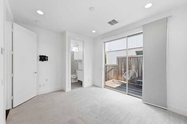 Building Photo - 1155 W 17th St