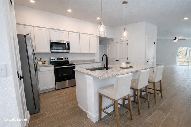 Building Photo - 2464 Fairview Rd