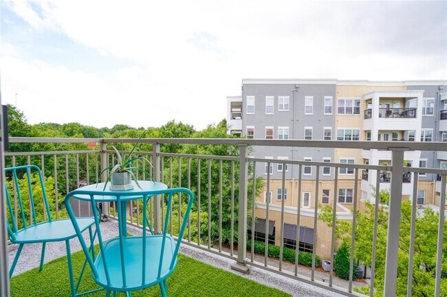 Foto del edificio - 245 N Highland Ave NE