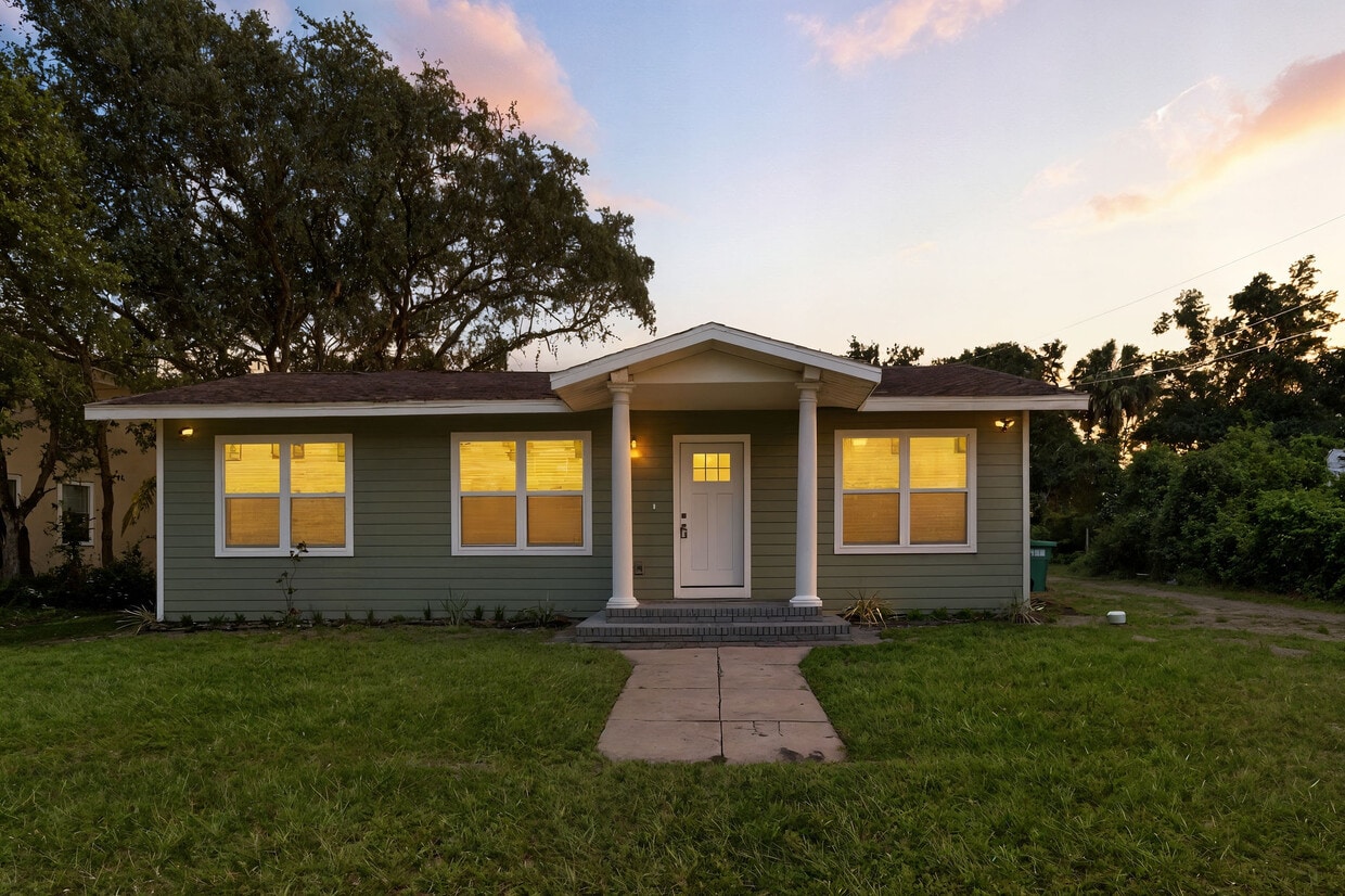 Photo - 701 W Plaza Pl (Tampa, FL)