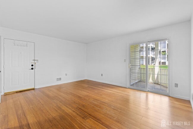 Building Photo - 454 Northam Dr