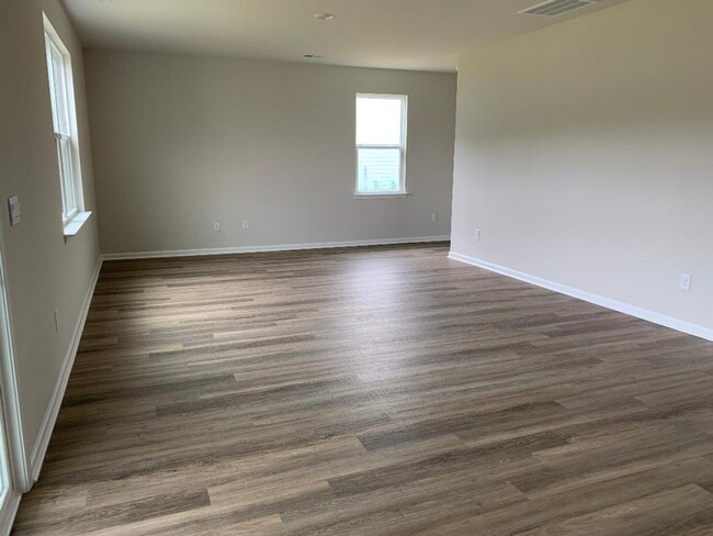 Foto del edificio - New 4-Bedroom, 2.5-Bath