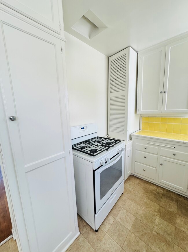 Unit 5 Kitchen - 11682 Darlington Ave