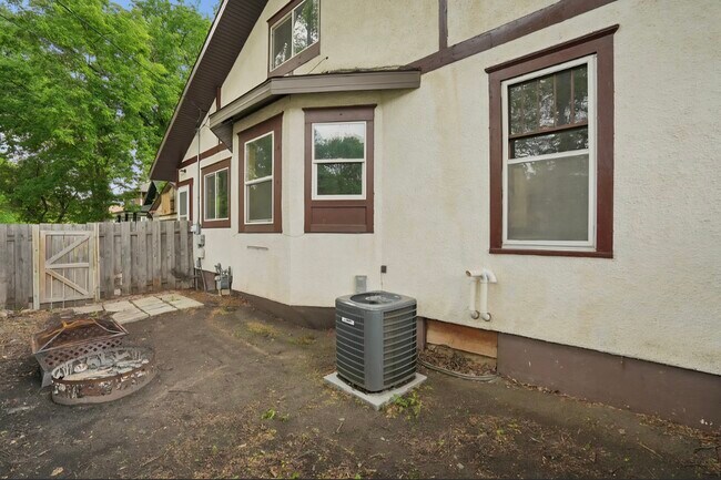 Foto del edificio - 223 11th Ave N