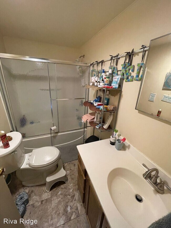 Building Photo - 3 br, 1 bath House - 3213 Harcum Way