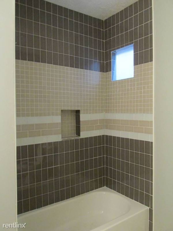 Foto del edificio - 3 br, 1.5 bath House - 1302 W Taylor