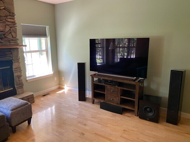 Foto del edificio - 1885 Lacy Ln