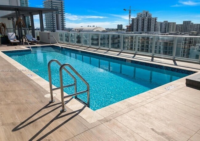 Foto del edificio - 321 NE 26th St
