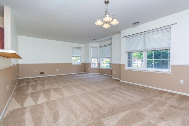 Foto del edificio - 3839 Norwich Dr