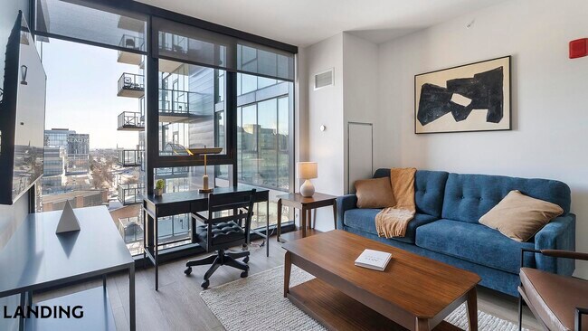 Building Photo - 513 S Damen Ave