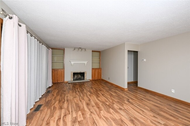 Building Photo - 287 Edgewood Dr