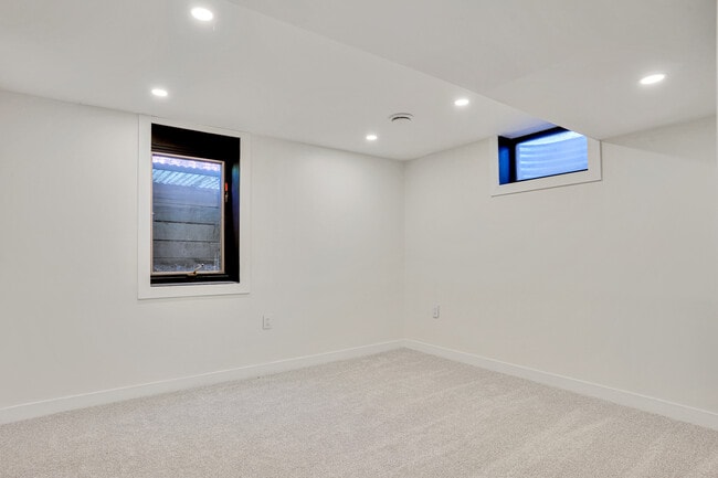 Building Photo - 3412 W 132nd St